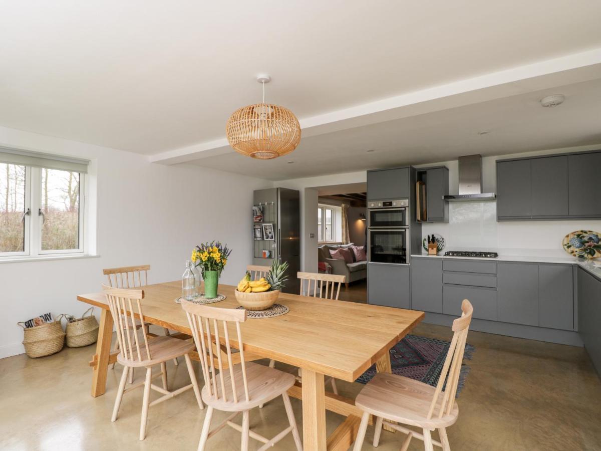 High Cogges Farm Holiday Cottages Witney Esterno foto