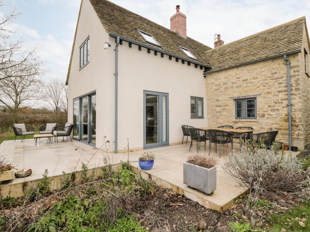 High Cogges Farm Holiday Cottages Witney Esterno foto